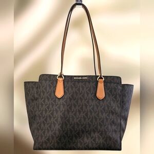 Micheal Kors Handbag